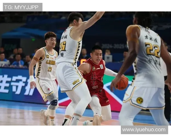 广东队与北京首钢的激烈对决回顾及精彩瞬间分析 广东队与北京首钢的激烈对决回顾及精彩瞬间分析